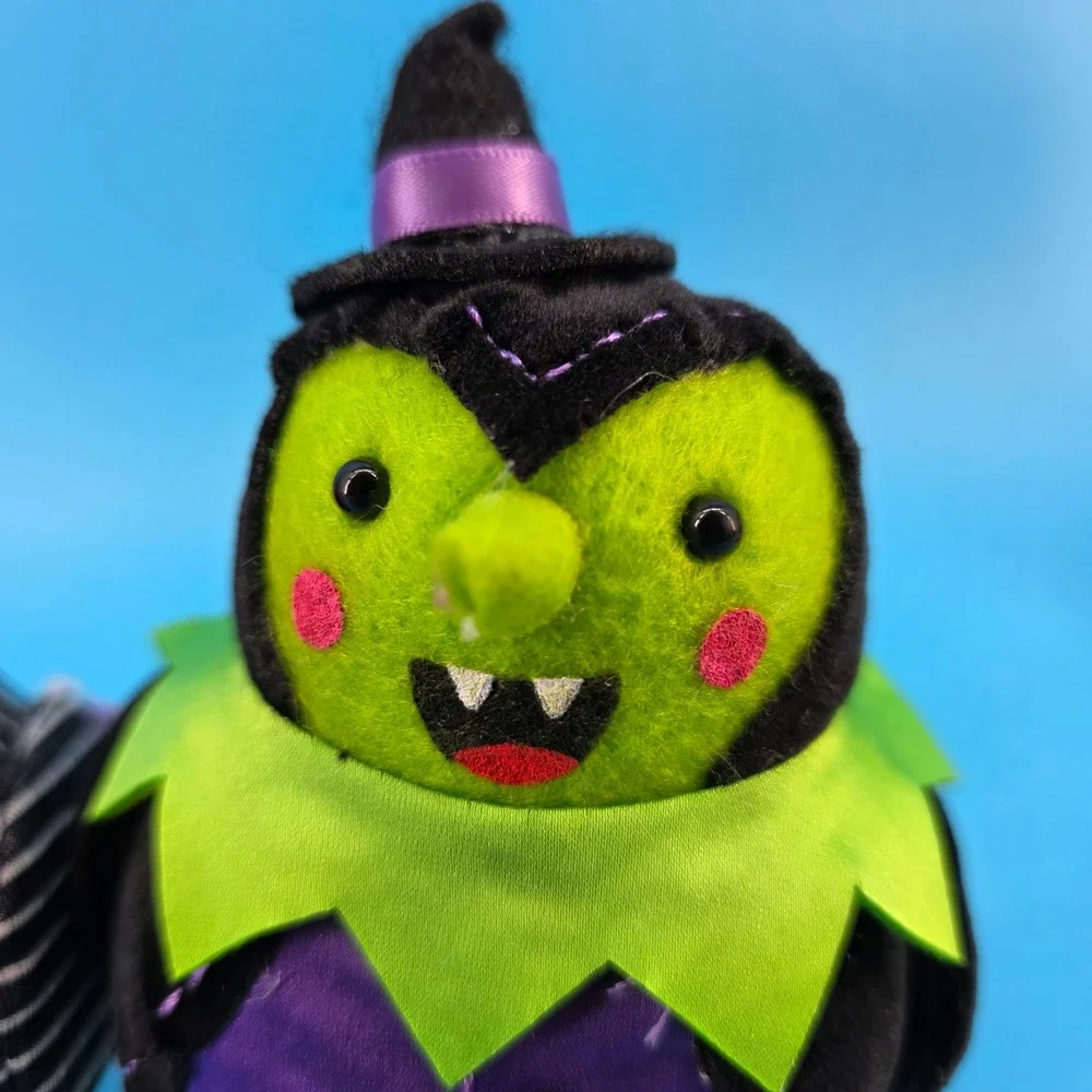 Target Hyde & EEK Halloween‎ Birds Gourdon,  Pawson, Spellma Featherly Friends